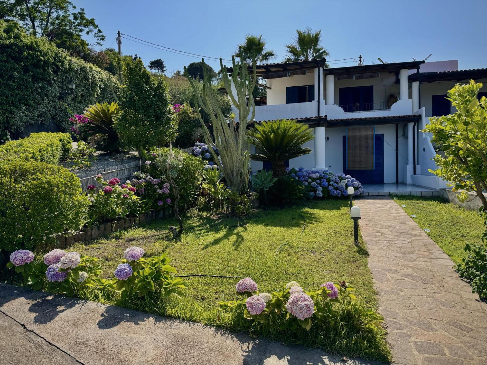 Villa 'A Pisa Липари Экстерьер фото